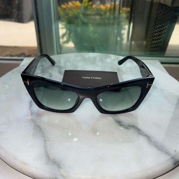 Tom Ford Accessories - EUC- Tom Ford Authentic Sunglasses- Ombre black